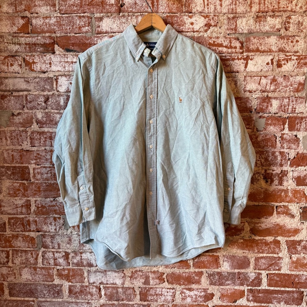 Men's Light Green Button-Up Shirt